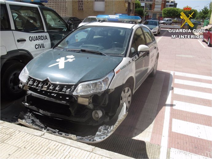 Detenido en Bocairent un conductor por embistió su coche contra la Guardia Civil