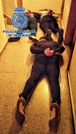 [Grupocanarias] Nota De Prensa "La Policía Nacional Detiene A 3 Hombres Por Robo