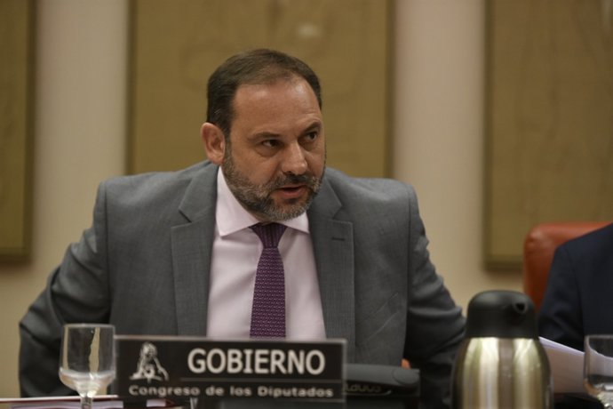 José Luis Ábalos comparece en la Comisión de Fomento del Congreso