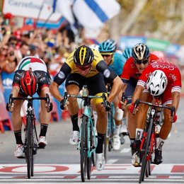 Nacer Bouhanni gana en la sexta etapa de La Vuelta a España