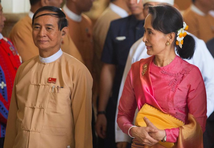 Aung San Suu Kyi y el nuevo presidente de Birmania, Win Myint