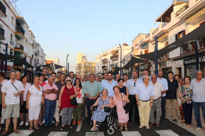 Inauguración de la reurbanización de la calle Guadalora en Lora
