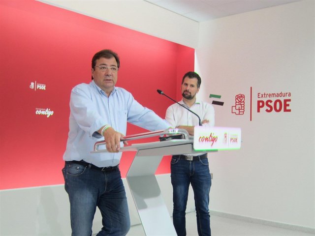 Guillermo Fernández Vara y Luis Tudanca                           