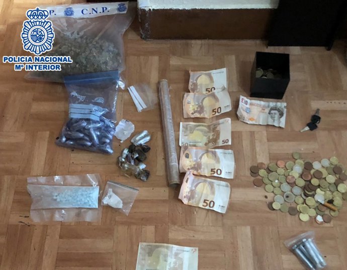 Nota De Prensa: La Policía Nacional Detiene En A Coruña A Tres Personas Como Pre