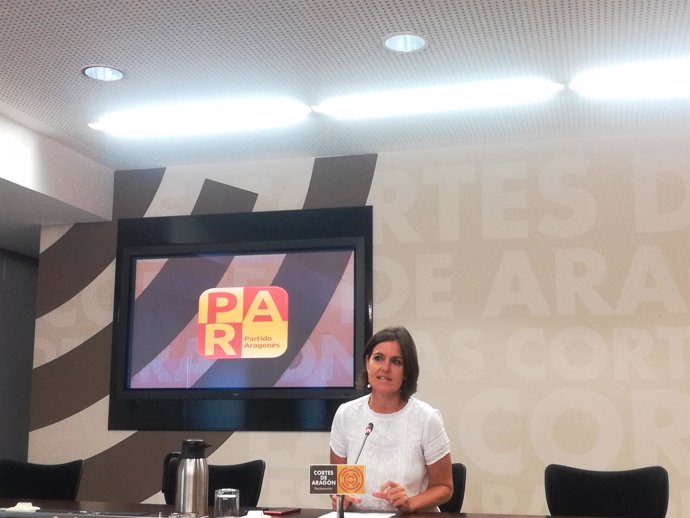 Rueda de prensa de la diputada del PAR en las Cortes, Elena Allué