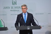 Junta sugiere a Casado que se pregunte por qué para el PP "parece inalcanzable" lograr la confianza de los andaluces