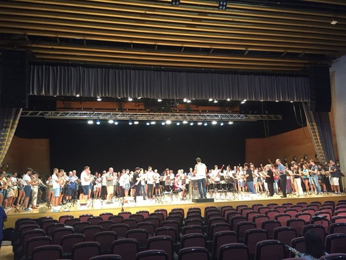 Ensayo para el Guinness de orquesta de viento de madera