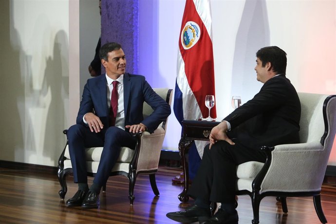 Pedro Sánchez y Carlos Alvarado