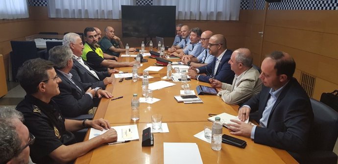 El conseller Miquel Buch preside la Junta de Seguridad de Olot (Girona)