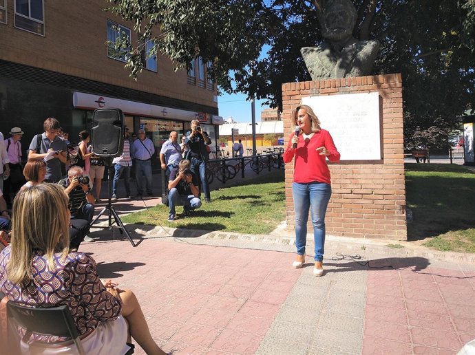 Alegría presenta su precandidatura a las primarias del PSOE-Zaragoza ciudad.