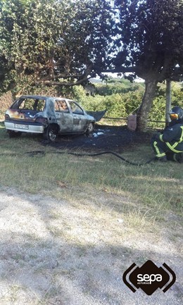 Incendio urbano de vehículo