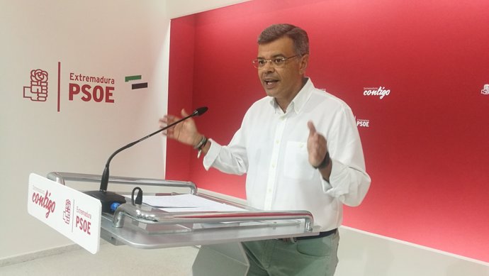 Juan Antonio González en rueda de prensa este lunes en Mérida