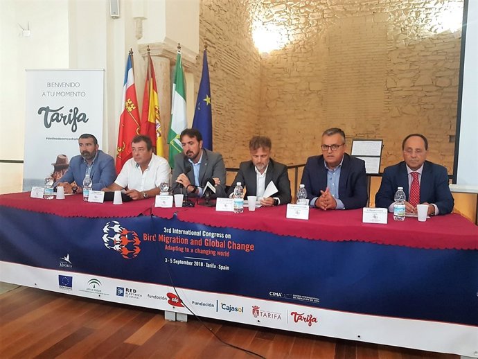 José Fiscal en un congreso de aves migratorias en Tarifa