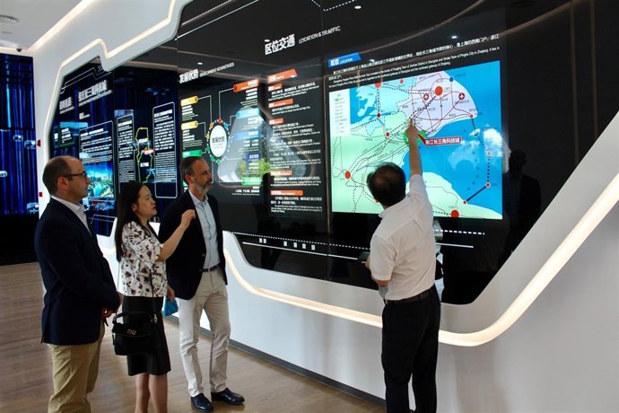 Visita del consejero de Empleo a la Ciudad de la Ciencia de Shanghai 