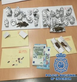 Nota De Prensa: La Policía Nacional Detiene A Un Varón Que Transportaba Una Vari