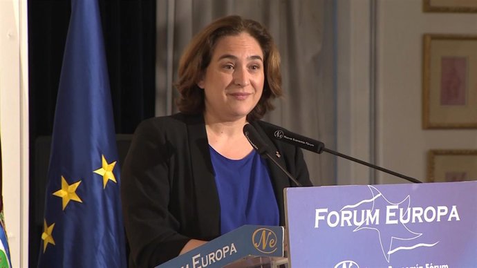 Ada Colau en un desayuno informativo organizado por Economía Fórum