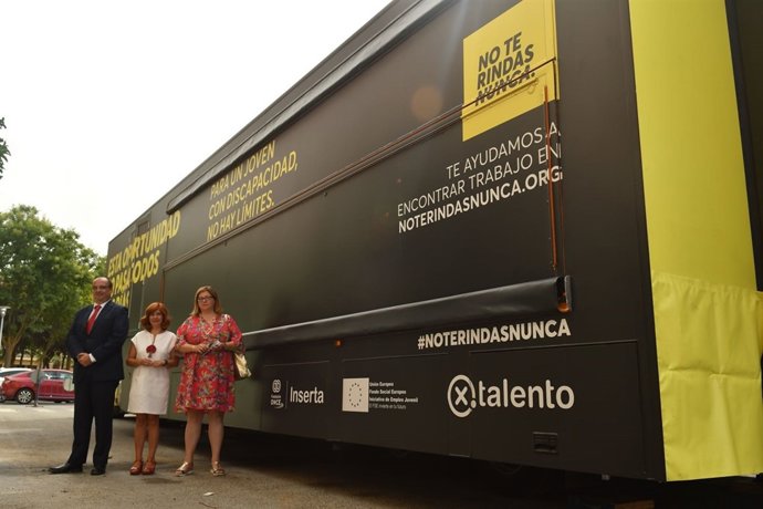 El 'roadshow' de la Fundación ONCE llega a Úbeda. 