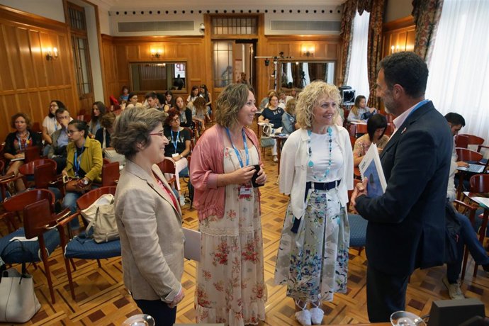 10:00 Sala Riancho Del Palacio De La Magdalena La Vicepresidenta Regional Y Cons