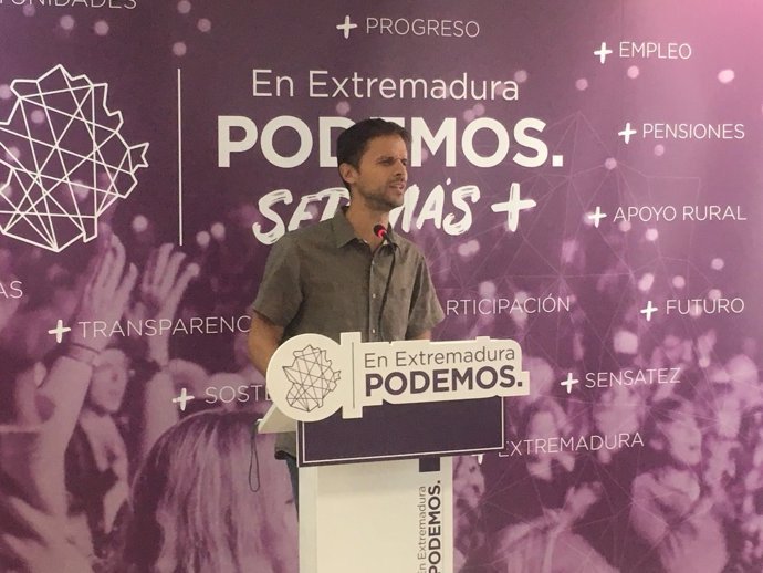 Álvaro Jaén en rueda de prensa este lunes en Mérida