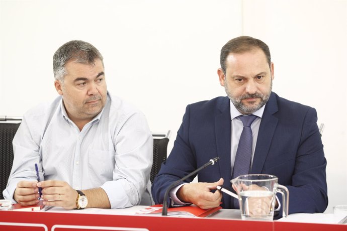 El ministro de Fomento, José Luis Ábalos, en la Ejecutiva del PSOE