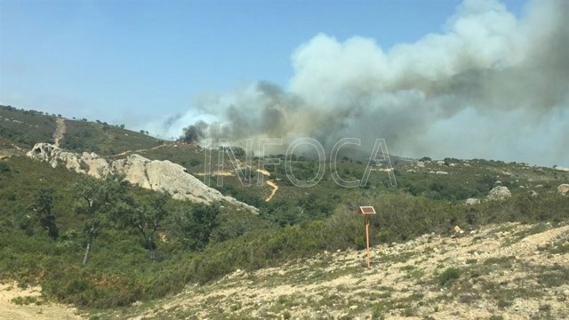 Incendio en paraje Valdeinfierno en Los Barrios