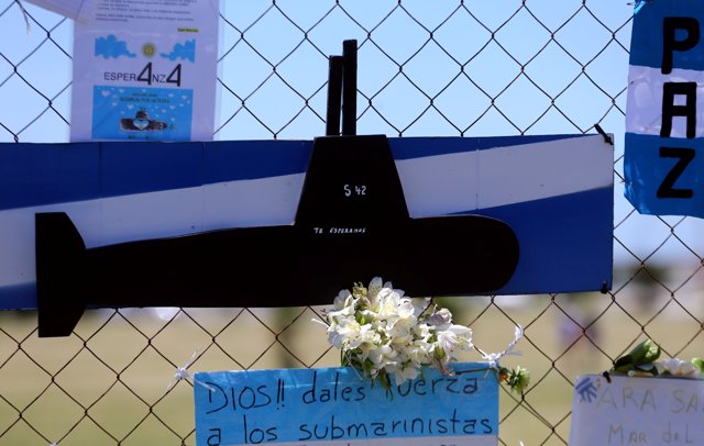 Homenaje a los 44 desaparecidos del ARA San Juan