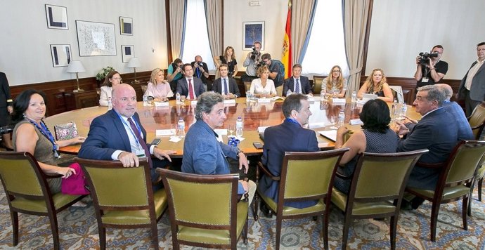 Pablo Casado i la cúpula del PP, amb associacions de jutges i fiscals