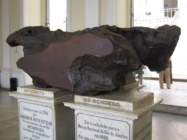 Resultado de imagen para meteoro en el museo de brasil