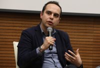 Calvo ataca la movilidad por la que apuestan PP y Cs, que "quieren convertir Madrid en Ciudad de México"