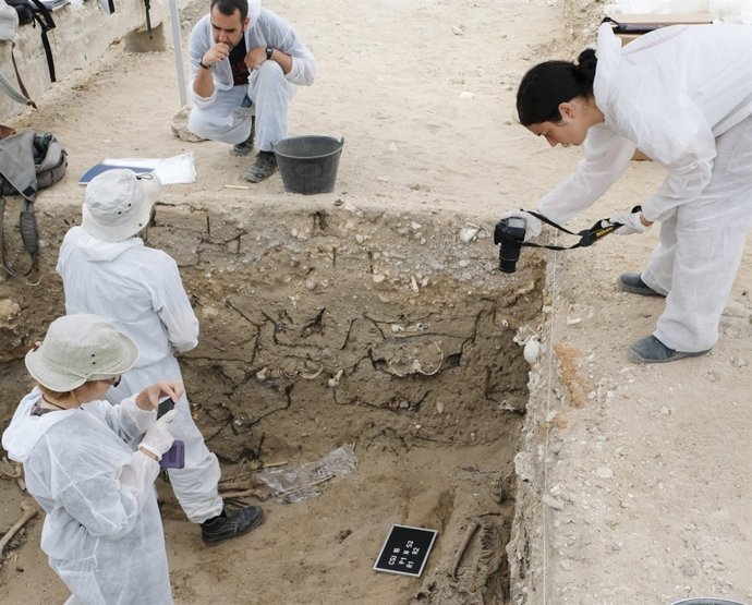 Fosa común en el cementerio de San José