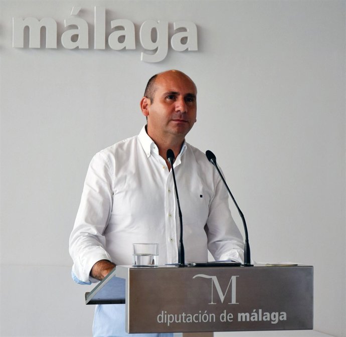 Conejo en rueda de prensa