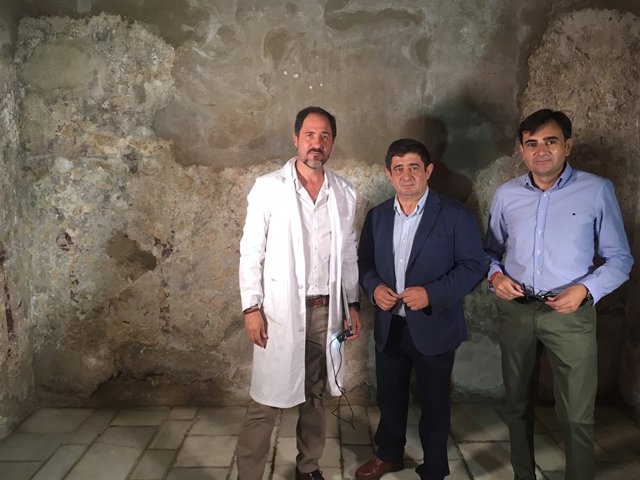 Visita a las pinturas murales de los Baños Árabes