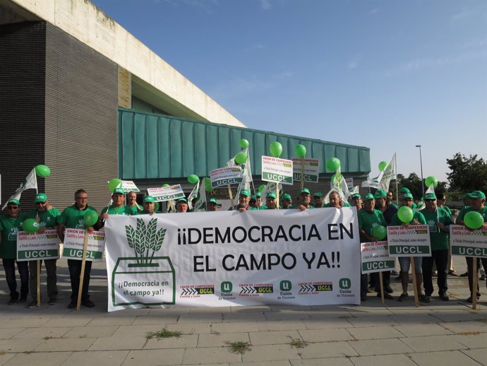 Unión de Uniones exigue a Planas que convoque elecciones en el campo          