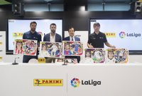 Mariano es el 'coloca' de Cristiano en la colección de LaLiga Santander 2018-19 de Panini