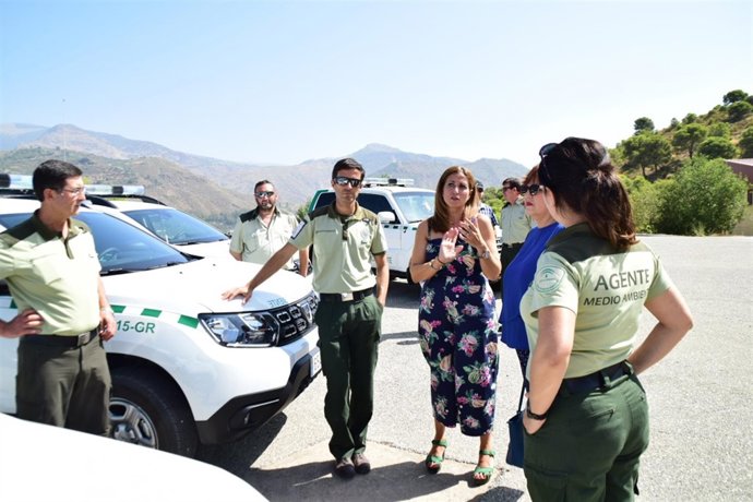 Entrega de vehículos a agentes de Medio Ambiente