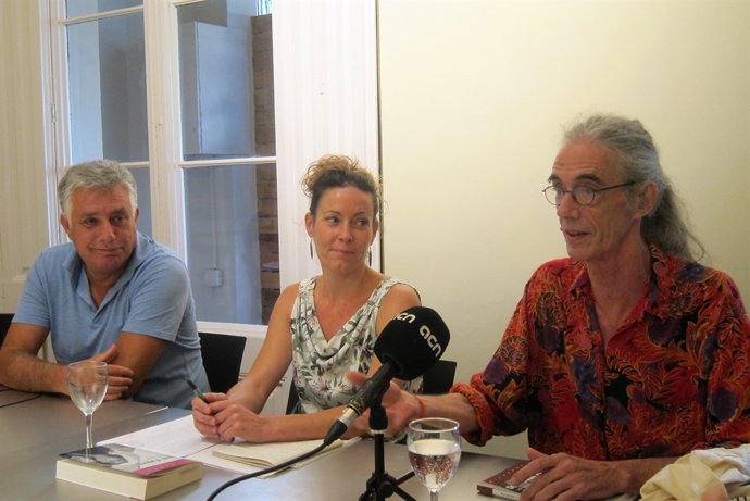 Marcel Riera, Esther Tallada i Enric Casasses en la presentació de 1984