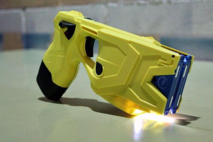 Pistola eléctrica Taser usada por los Mossos d'Esquadra