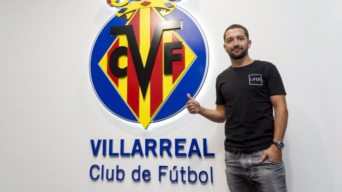 Manuel Iturra firma con el Villarreal