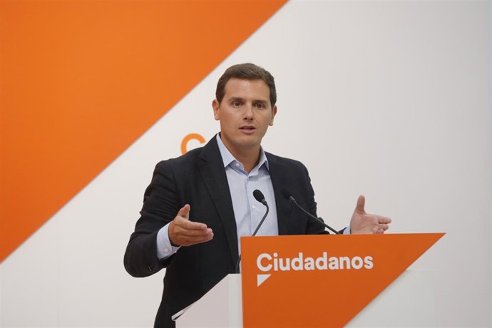 El presidente de Ciudadanos, Albert Rivera, en una rueda de prensa en la sede de