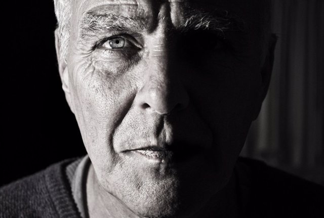 Hombre mayor, Alzheimer, demencia