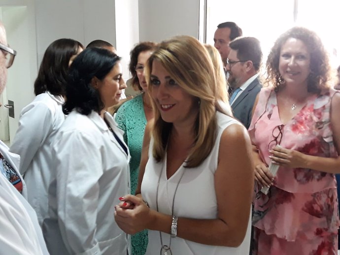 Susana Díaz visita un centro de salud en Garrucha (Almería)