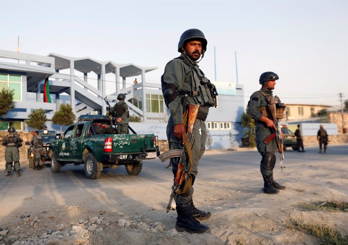 Policías locales afganos