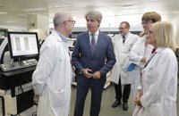 Garrido le dice a Aguado que lo gratis no existe porque se paga con impuestos pero escuchará propuestas