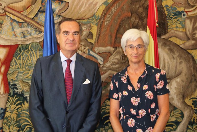 José María Alonso y María José Segarra se han reunido hoy en la sede de la Fisca