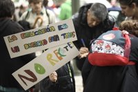 Izquierda Unida critica que el Gobierno no ha tomado "medidas efectivas" para acabar con los recortes en educación