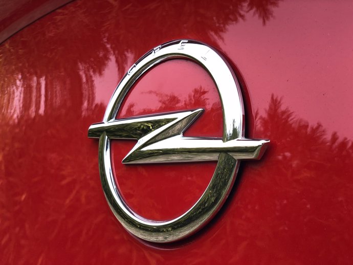 Logotipo de Opel 
