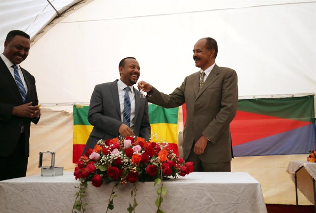 Isaias Afewerki y Abiy Ahmed en inauguración de la Embajada eritrea en Etiopía
