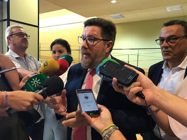 El connsejero de Agricultura y Pesca, Rodrigo Sánchez Haro. 