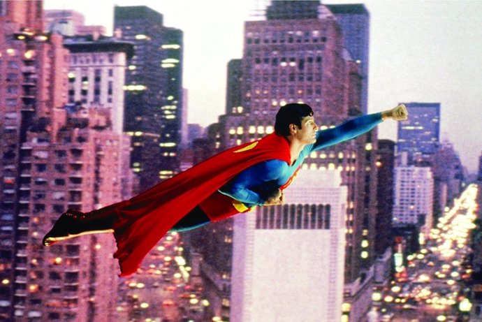 Christopher Reeve  es Superman 