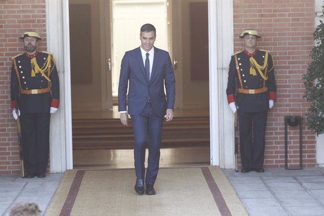 El presidente del Gobierno, Pedro Sánchez, se reúne con la primera ministra de R